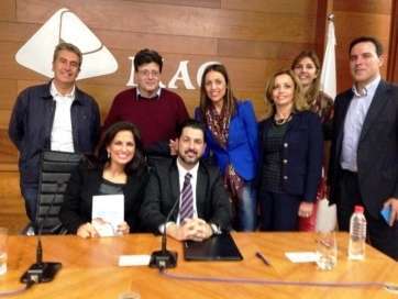 Momento de la presentación del libro en la sala MAC de Santa Cruz de Tenerife (Foto TA)