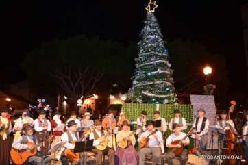 Imagen de archivo de un concierto de villancicos en el entorno de la plaza de Los Llanos (Foto Antonio Alí)