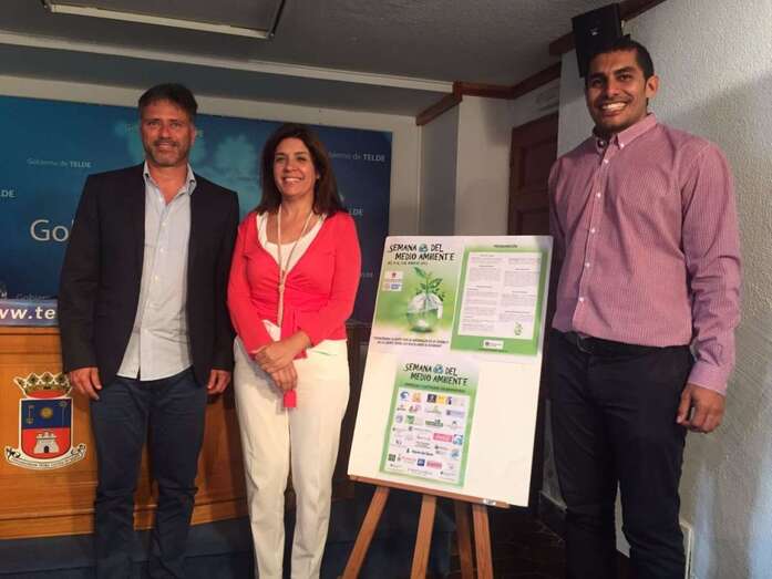 La alcaldesa de Telde presentó el programa de actos junto al consejero insular de Medio Ambiente (i) y el concejal del área (Foto TA)