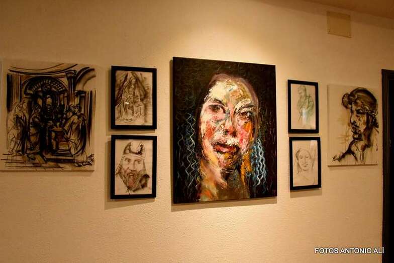 Cuadros que se exhiben en la exposición (Foto Antonio Alí)