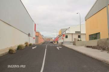 Calle de Los Califas, en el polígono industrial de El Goro (Foto  Luis A. López Sosa)