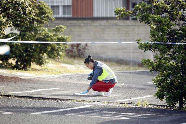 La Policía Científica recaba prueba en el lugar del crimen (Foto Efe)