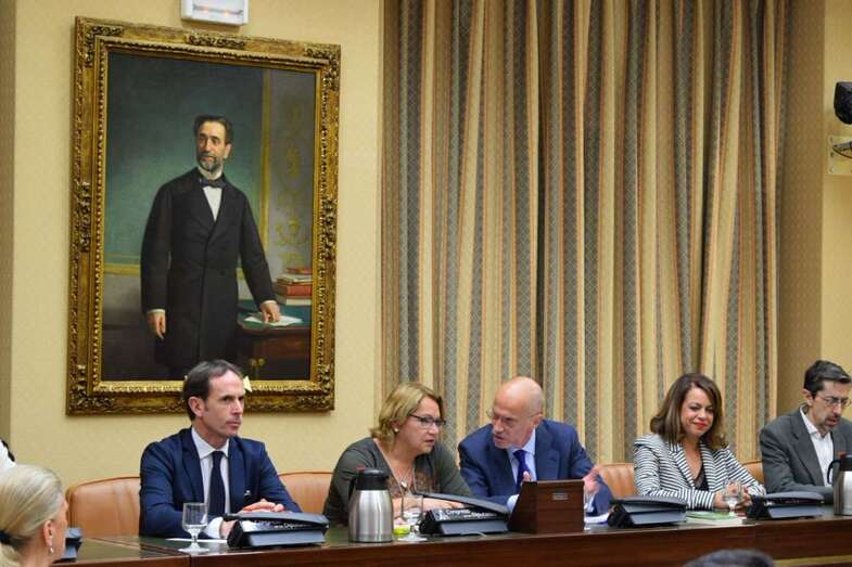 La comisión se constituyó este miércoles en el Congreso (Foto TA)