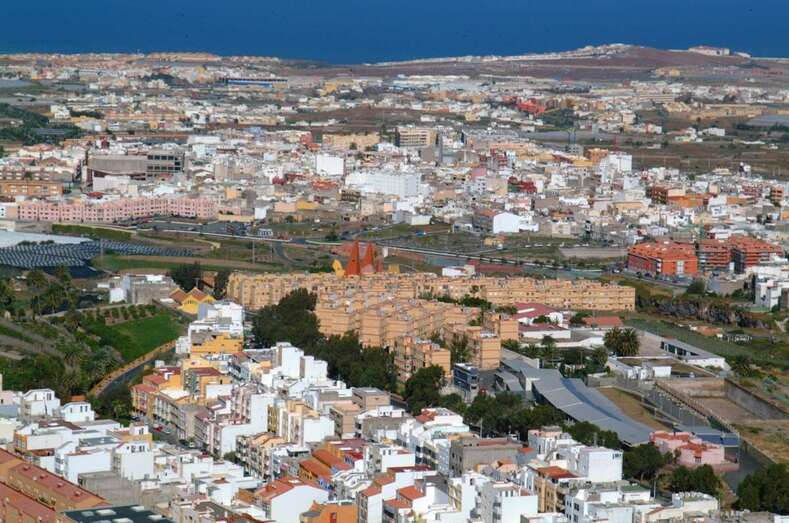 El barrio teldense de Las Longueras y el caso urbano, vistos desde el aire (Foto TA)