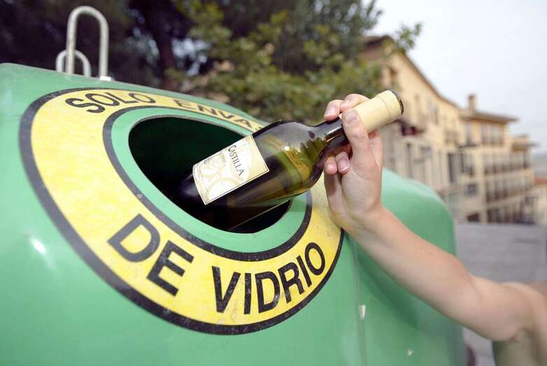 Iglú para la recogida de vidrio (Foto TA)