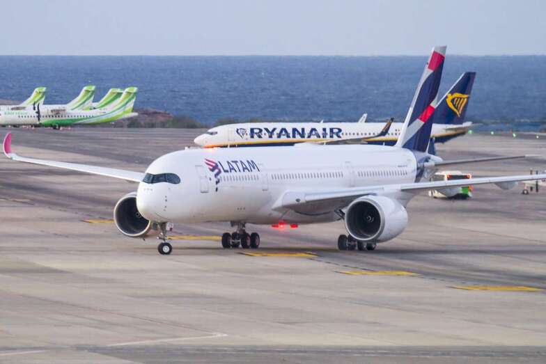 Imagen de un avión en el Aeropuerto de Gran Canaria (Foto Antonio Rodríguez).