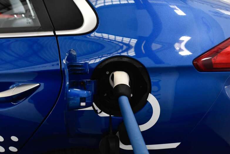 El Gobierno canario devolverá parte del Impuesto Especial sobre Combustibles en el caso de los vehículos bicombustibles de uso profesional (Foto TA)