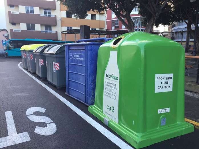 Imagen de archivo de contenedores de RSU en el Parque Franchy y Roca (Foto TA)