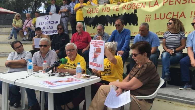 Imagen de archivo de una de las protestas de la Plataforma por la Defensa de las Pensiones Públicas (Foto Canarias7)