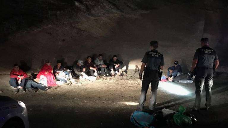 Imagen de algunos de los migrantes localizados anoche (Foto Canarias7)