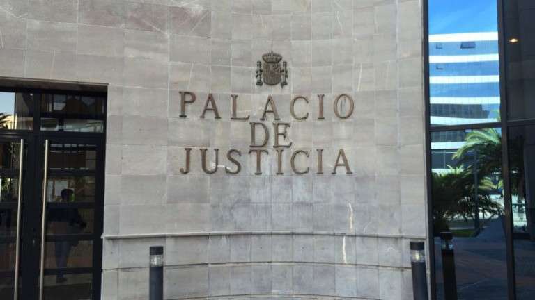 Imagen de archivo del Palacio de la Justicia de Santa Cruz de Tenerife (Foto TA)