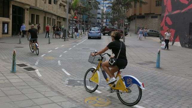Usuarios de bicicletas en la capital grancanaria (Foto TA)