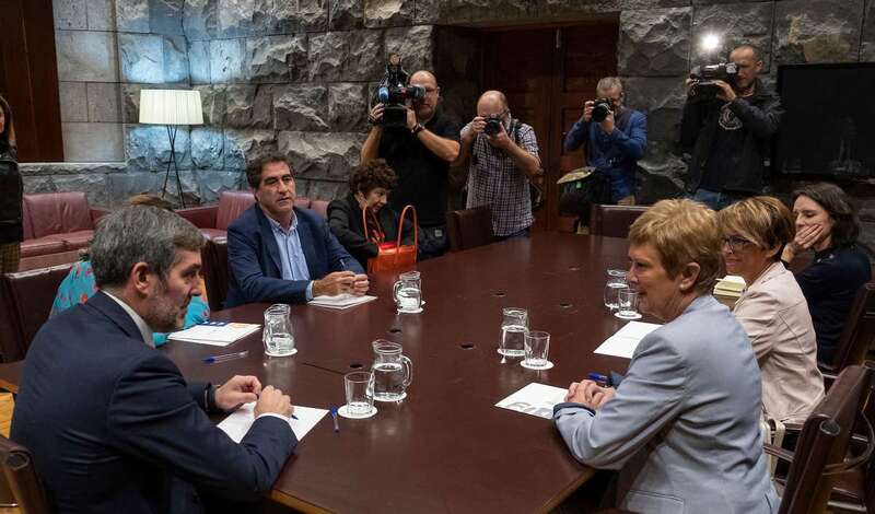 El presidente canario y la secretaria de Estado analizaron la evolución y las respuestas ante el fenómeno migratorio (Foto TA)