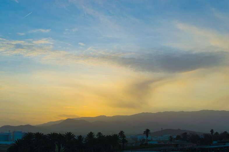 Imagen de la calima presente sobre Telde (Foto Antonio Rico)