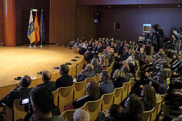 Acto institucional para realzar el nuevo Estatuto de Autonomía de Canarias (Foto Acfi Press)