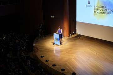 Acto institucional para realzar el nuevo Estatuto de Autonomía de Canarias (Foto Acfi Press)