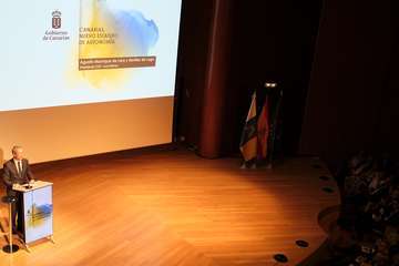 Acto institucional para realzar el nuevo Estatuto de Autonomía de Canarias (Foto Acfi Press)