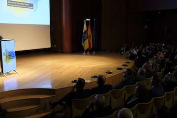 Acto institucional para realzar el nuevo Estatuto de Autonomía de Canarias (Foto Acfi Press)