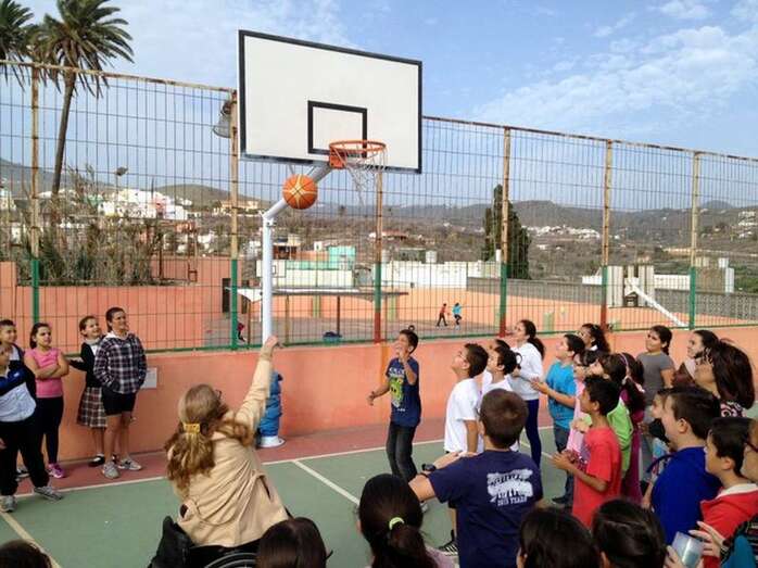 Imagen de archivo de la cancha de un colegio de Telde (Foto TA)