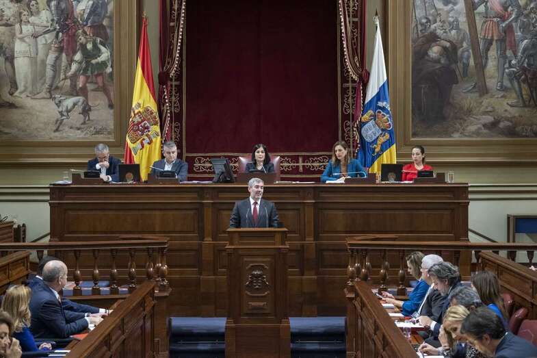 El presidente Fernando Clavijo, en una imagen reciente en la cámara regional (Foto Parlamento de Canarias)