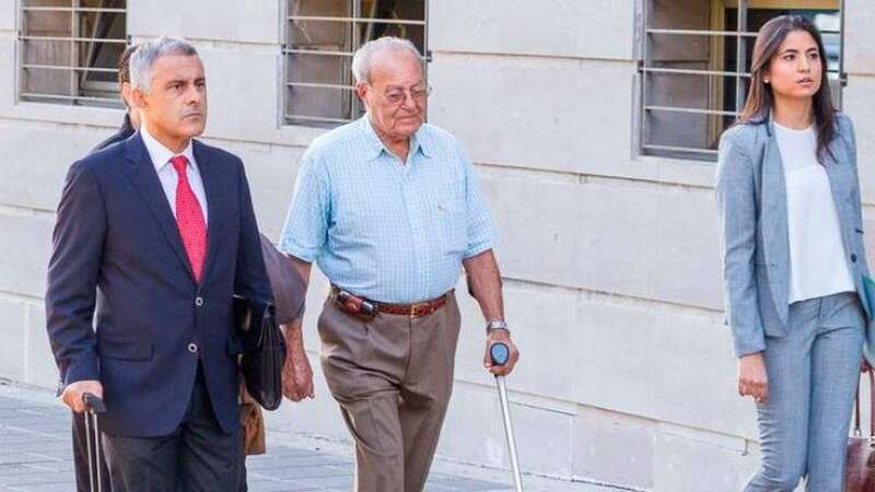 Ignacio González, en el centro de la imagen, durante uno de los juicios de Las Teresitas (Foto Canarias7)