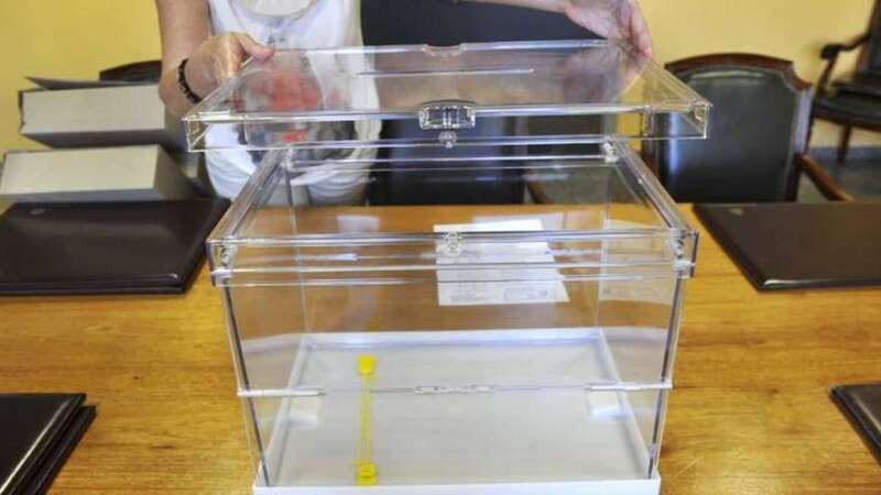 Imagen de archivo de una urna electoral (Foto Canarias7 / Juan Carlos Alonso)