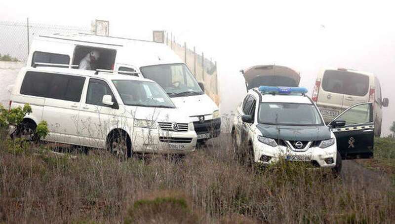 Imagen de efectivos de la Guardia Civil en la zona (Foto Efe)