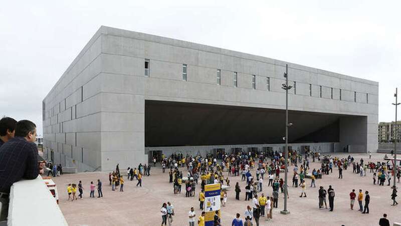 Inauguración del Gran Canaria Arena con el partido entre el Herbalife Gran Canaria y el Fútbol Club Barcelona (Foto CA)