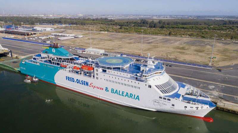 Ferry que une la ruta Canarias-Huelva de la compaña Fred Olsen (Foto TA)