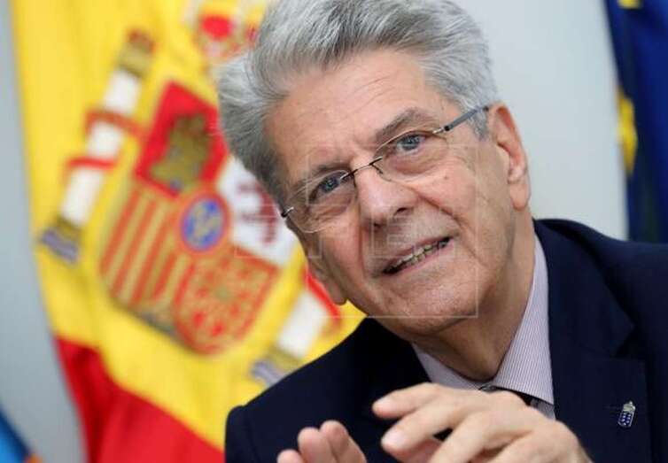 El consejero de Administraciones Públicas, Justicia y Seguridad del Gobierno de Canarias, Julio Pérez (Foto Efe / Elvira Urquijo A.)