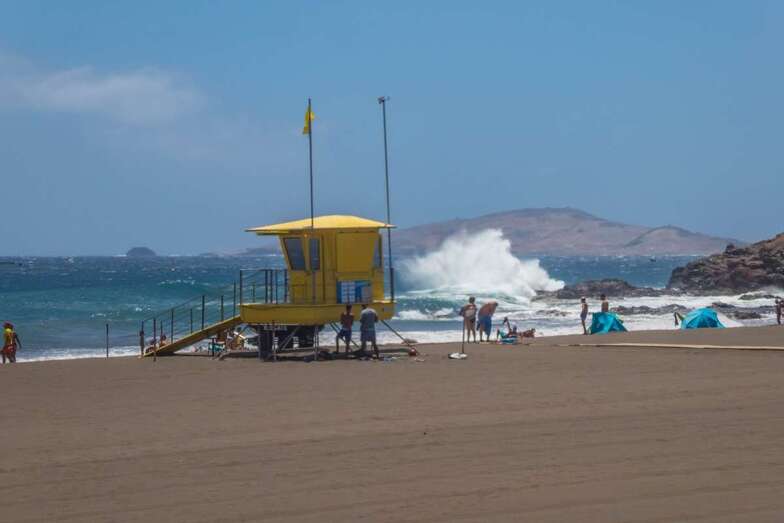 Imagen de archivo de la torreta de vigilancia de la playa de Melenara (Foto Antonio Rico)