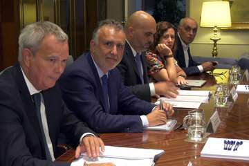 Reunión del Gobierno canario con el Ministerio de Fomento (Foto TA)