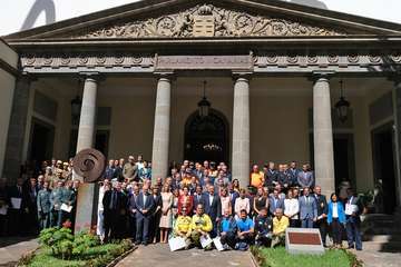 El Parlamento regional reconoce a la Policía Local y Protección Civil de Telde su labor en la extinción de los incendios (Foto TA)