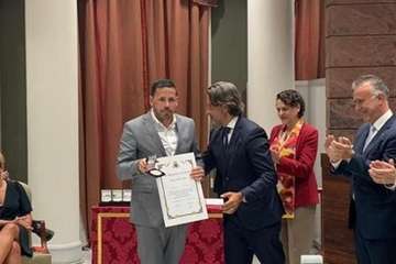 El Parlamento regional reconoce a la Policía Local y Protección Civil de Telde su labor en la extinción de los incendios (Foto TA)