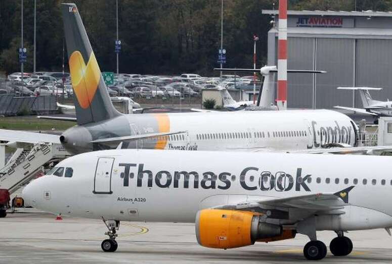 Imagen de archivo de un avión Airbus A320 del operador turístico Thomas Cook (Foto Efe)