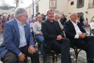 Cargos y destacados militantes de NC y CC de Telde respaldan la alianza nacionalista para el 10-N (Foto TA)