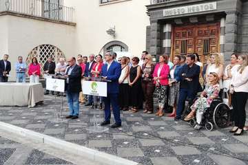 Cargos y destacados militantes de NC y CC de Telde respaldan la alianza nacionalista para el 10-N (Foto TA)