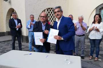 Cargos y destacados militantes de NC y CC de Telde respaldan la alianza nacionalista para el 10-N (Foto TA)