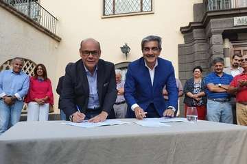 Cargos y destacados militantes de NC y CC de Telde respaldan la alianza nacionalista para el 10-N (Foto TA)