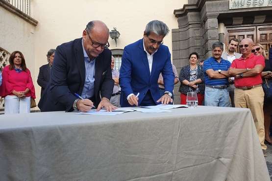 Cargos y destacados militantes de NC y CC de Telde respaldan la alianza nacionalista para el 10-N (Foto TA)