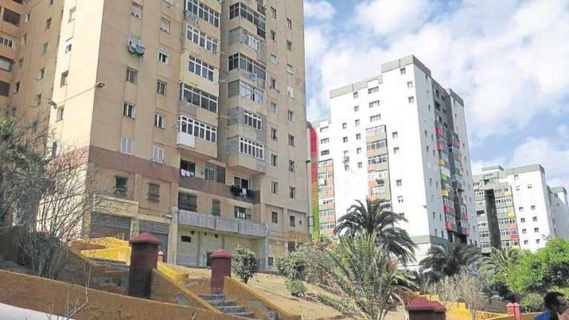 Imagen de archivo de un bloque de viviendas en Jinámar (Foto Canarias7)