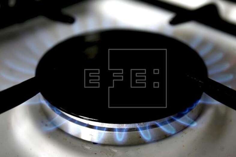 El estudio destaca que la probabilidad de que un hogar se encuentre en situación de pobreza energética aumenta un 9,3 % cuando el sustentador principal está desempleado (Foto Efe / Andy Rain)