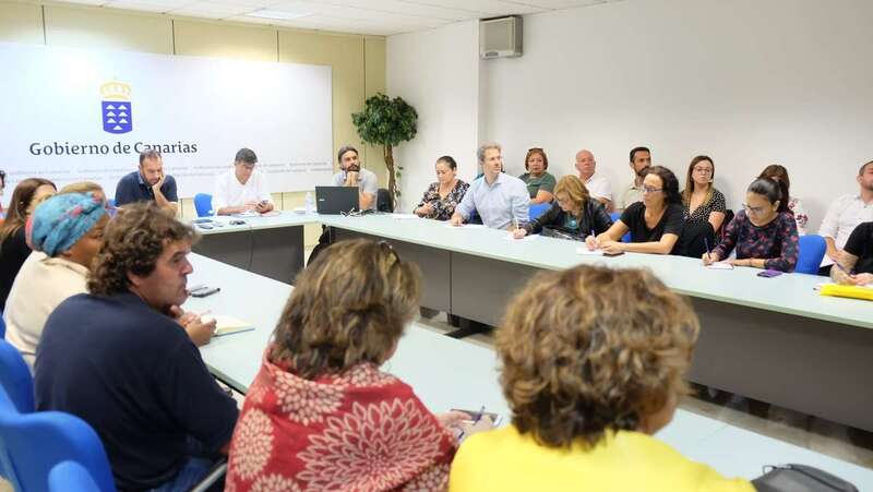 Imagen de un encuentro reciente entre el área de Derechos Sociales y representantes del tercer sector (Foto TA)