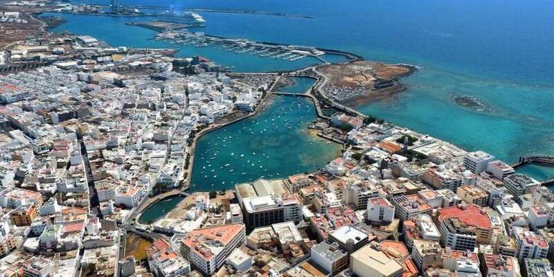 Vista área de Arrecife, capital de Lanzarote (Foto TA)