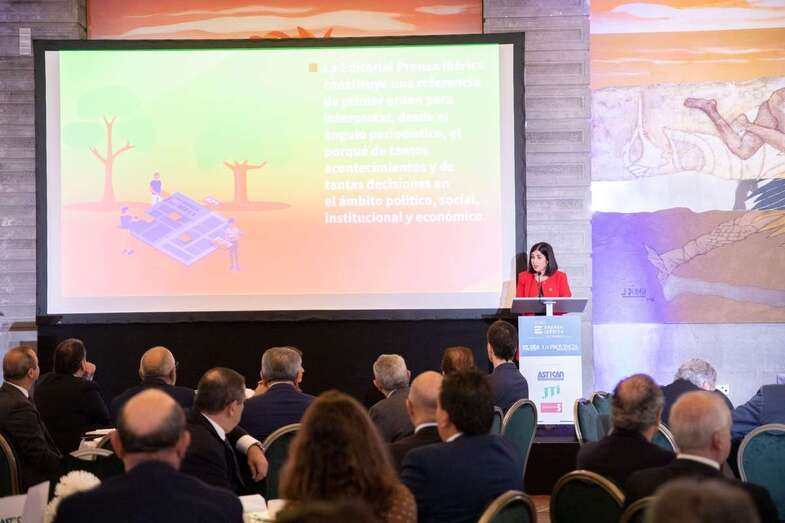 La consejera Carolina Darias, este lunes durante su intervención en el desayuno informativo (Foto TA)