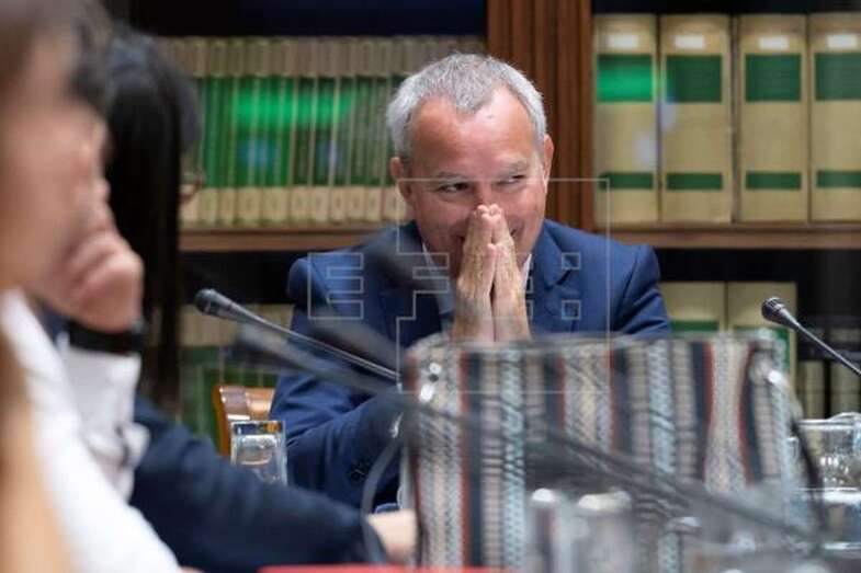 El consejero de Obras Públicas del Gobierno canario, Sebastián Franquis (Foto Efe / Miguel Barreto)