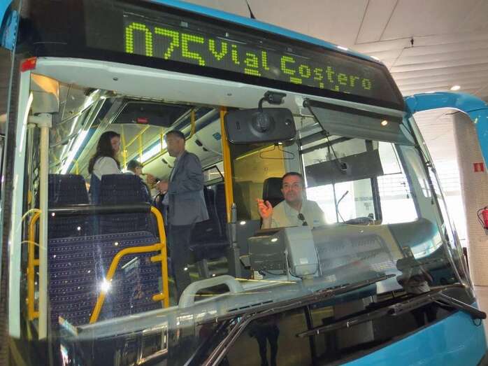 Imagen de archivo de una guagua de Global (Foto TA)