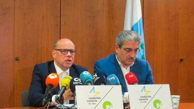 El presidente de NC,Â Román Rodríguez, y el secretario general de CC,Â José Miguel Barragán, mantienen 