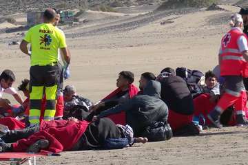 Una patera con 30 hombres, entre ellos un menor, llega a Lanzarote (Foto Acfi Press)