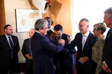 La firma del acuerdo entre NC y PSOE tuvo lugar este viernes en Madrid (Foto TA)